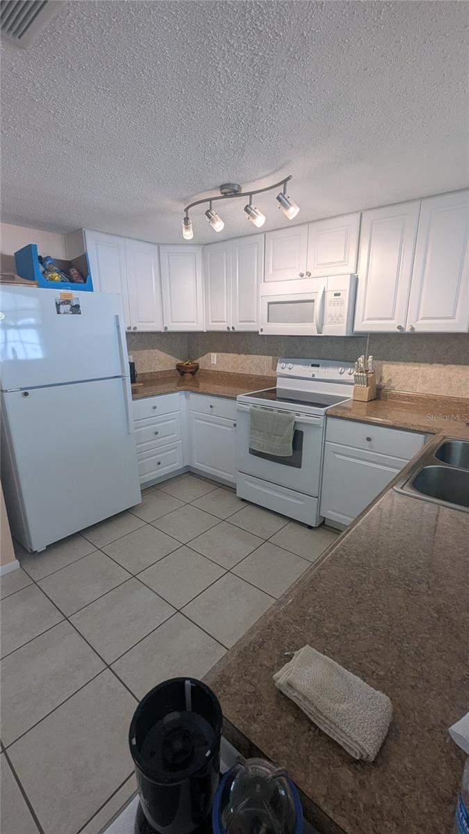 9136 Lunar Ln, Port Richey, FL 34668