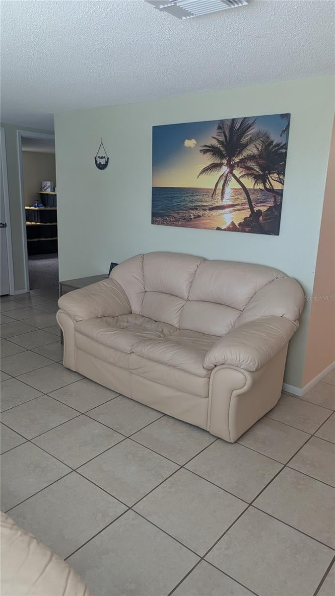 9136 Lunar Ln, Port Richey, FL 34668