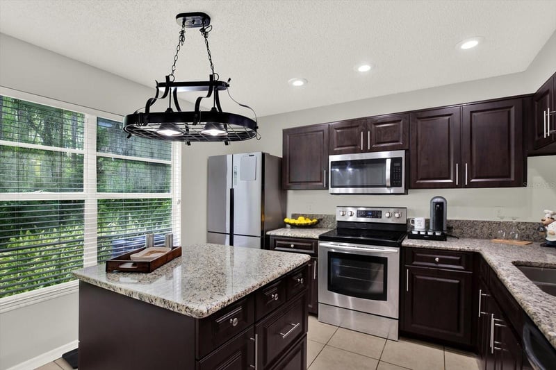 5844 Red Cedar Ln, Tampa, FL 33625