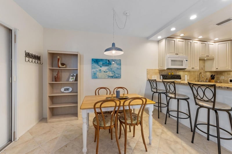 117 7th St #35, Bradenton Beach, FL 34217