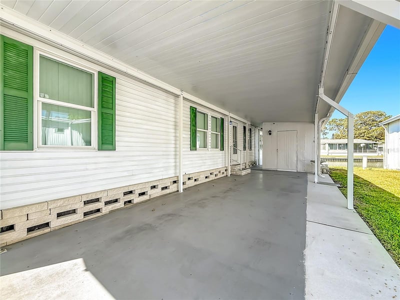 980 7th St #43, Largo, FL 33770