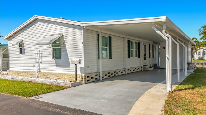 980 7th St #43, Largo, FL 33770