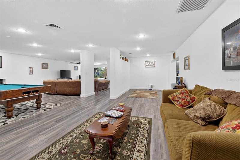 723 Pinedale Dr, Plant City, FL 33563