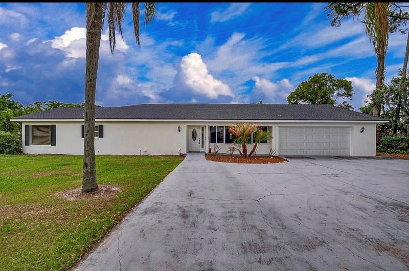723 Pinedale Dr, Plant City, FL 33563