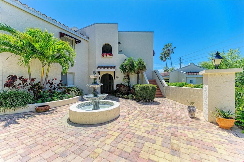 6101 34th St #3D, Bradenton, FL 34210