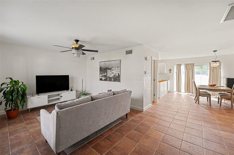 6490 Cape Hatteras Way #4, St Petersburg, FL 33702