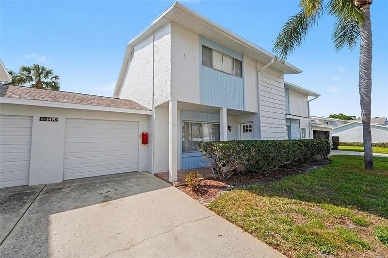 6490 Cape Hatteras Way #4, St Petersburg, FL 33702