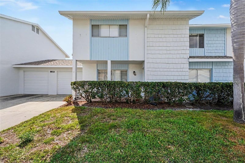 6490 Cape Hatteras Way #4, St Petersburg, FL 33702