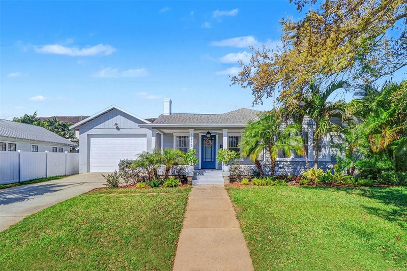3218 7th St, St Petersburg, FL 33704