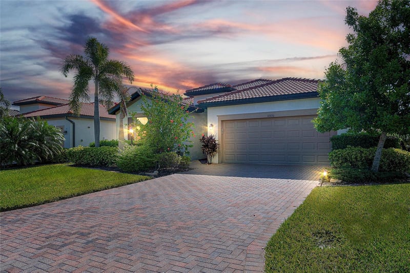 10016 Carnoustie Pl, Bradenton, FL 34211