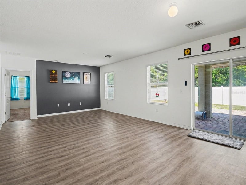 5268 11th St, Bradenton, FL 34203