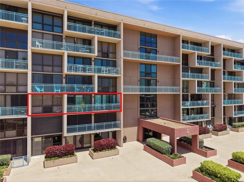 1 Key Capri #306E, Treasure Island, FL 33706