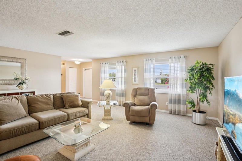 504 Lime Tree Ct, Sun City Center, FL 33573