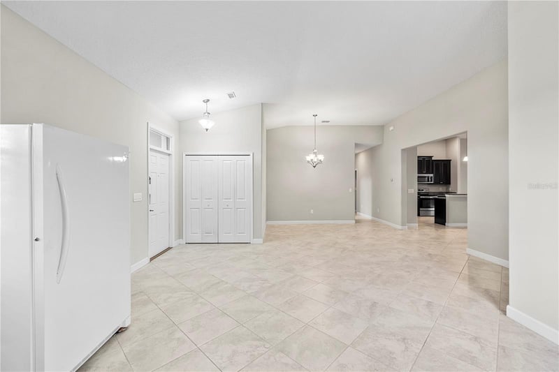 9864 Smarty Jones Dr, Ruskin, FL 33573