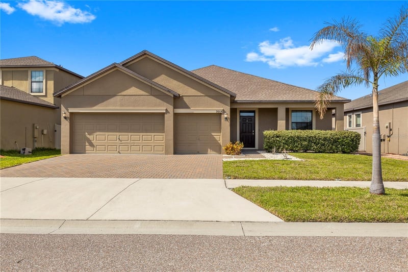 9864 Smarty Jones Dr, Ruskin, FL 33573