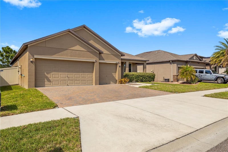 9864 Smarty Jones Dr, Ruskin, FL 33573