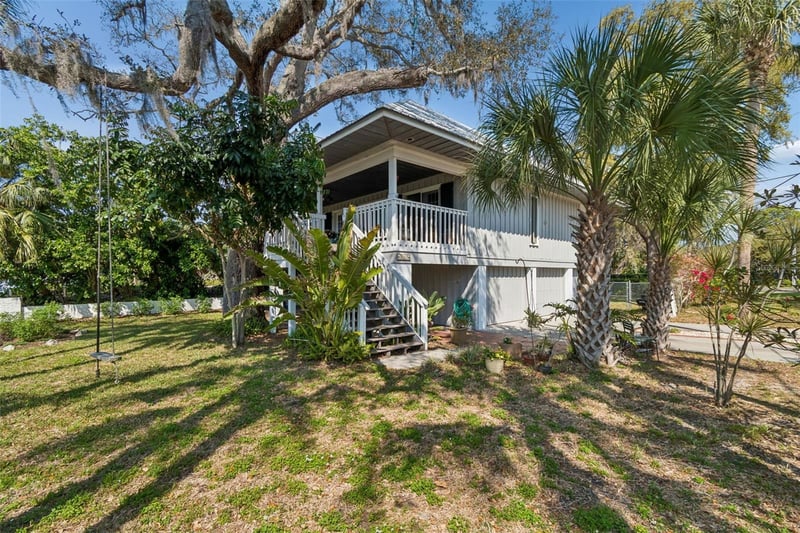 600 Mayo St, Crystal Beach, FL 34681