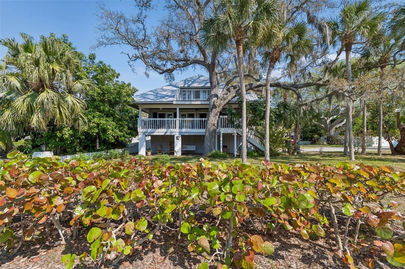 600 Mayo St, Crystal Beach, FL 34681
