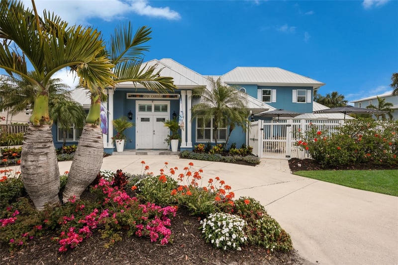 5701 Carissa St, Holmes Beach, FL 34217