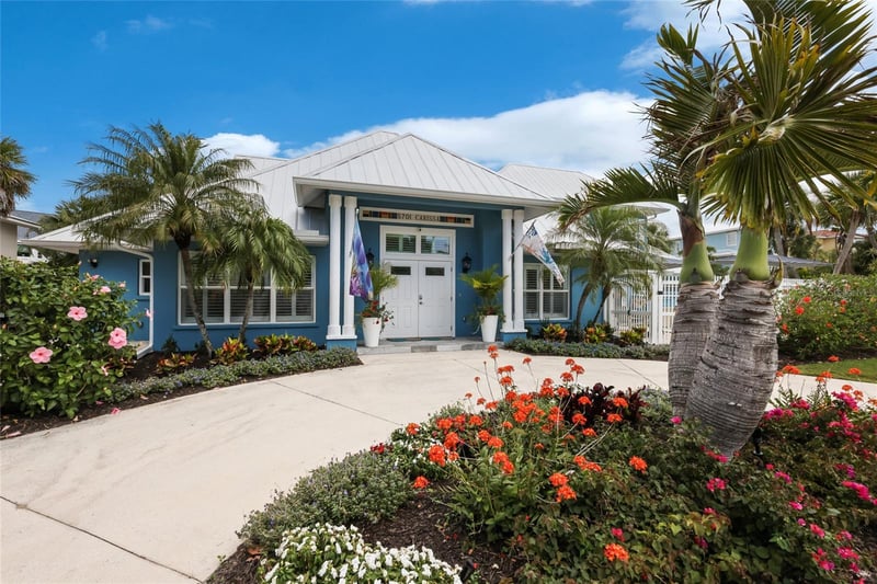 5701 Carissa St, Holmes Beach, FL 34217