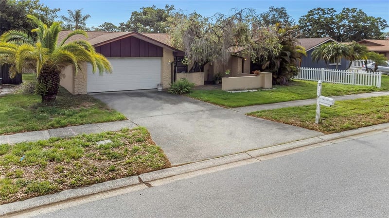 107 Country Villas Dr, Safety Harbor, FL 34695