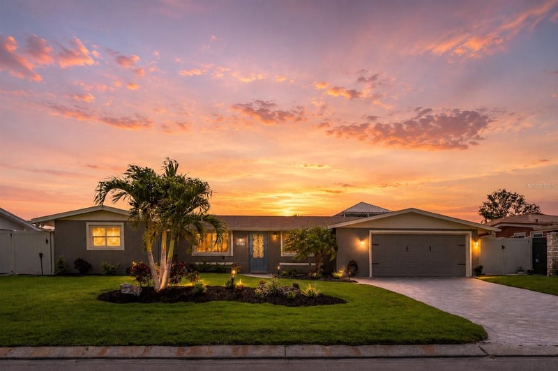 3811 101st St, Bradenton, FL 34210