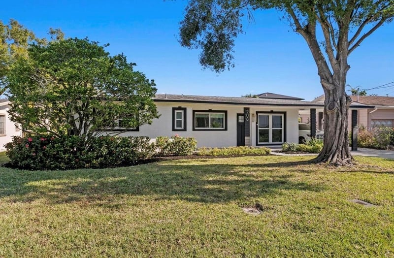 208 Ward St, Tampa, FL 33609