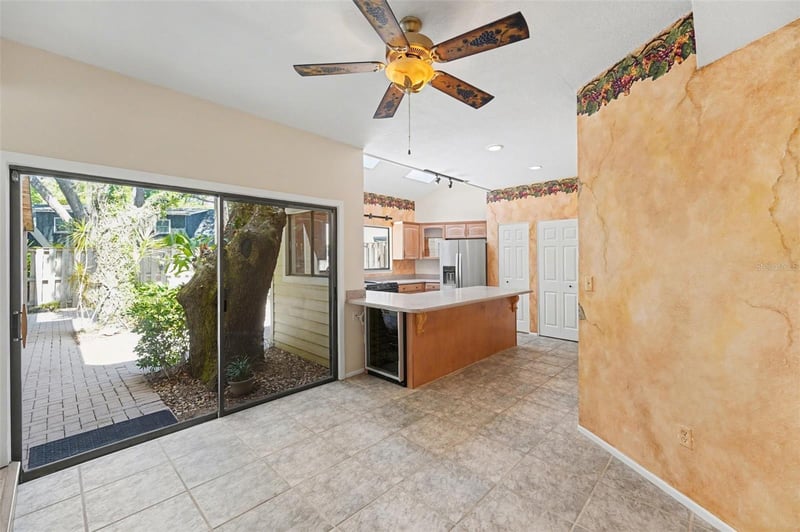 1029 43rd Ave #1, St Petersburg, FL 33703