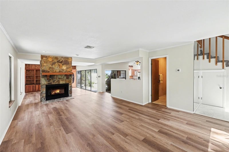 1029 43rd Ave #1, St Petersburg, FL 33703
