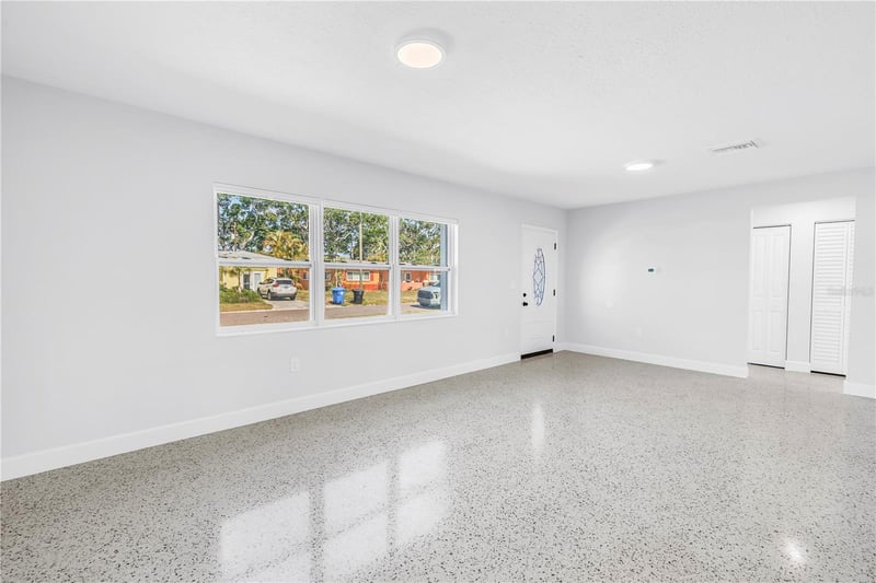 7443 2nd St, St Petersburg, FL 33702