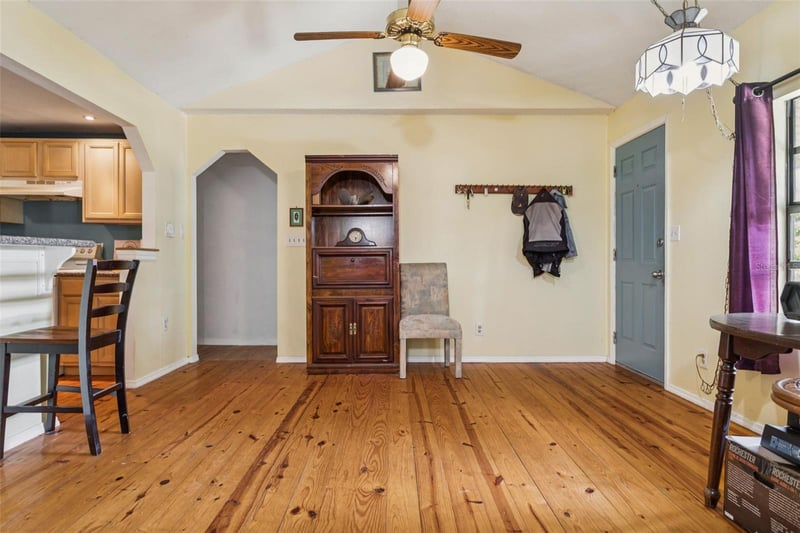 8006 Temple Pl, Tampa, FL 33617