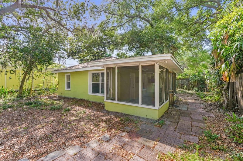 619 Beverly Ave, Largo, FL 33770