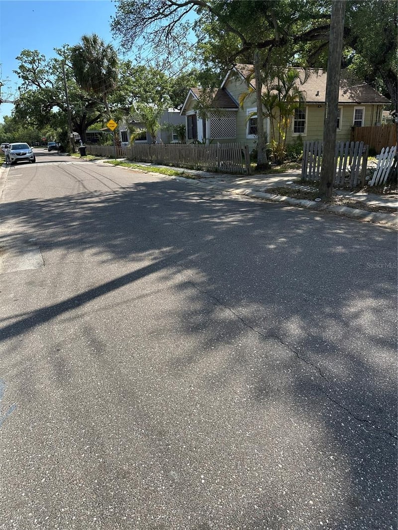 1724 Prescott St #1, St Petersburg, FL 33712