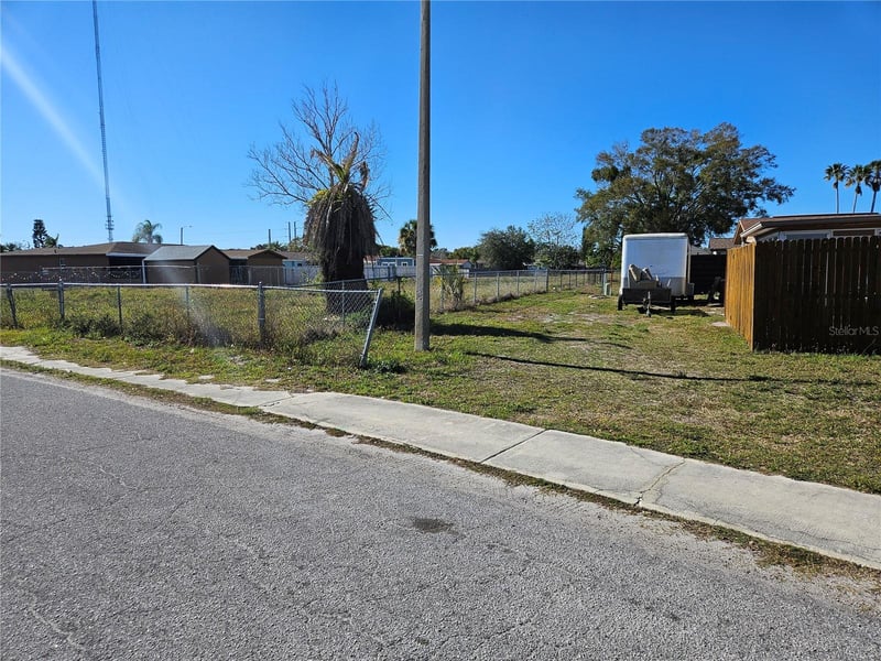 1754 Solar Dr, Holiday, FL 34691