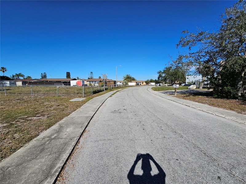 1754 Solar Dr, Holiday, FL 34691