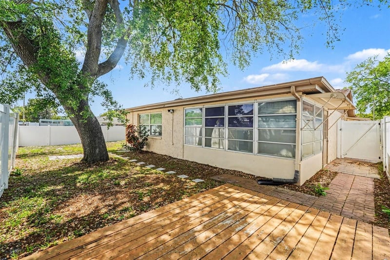 7255 Fireside Dr, Port Richey, FL 34668