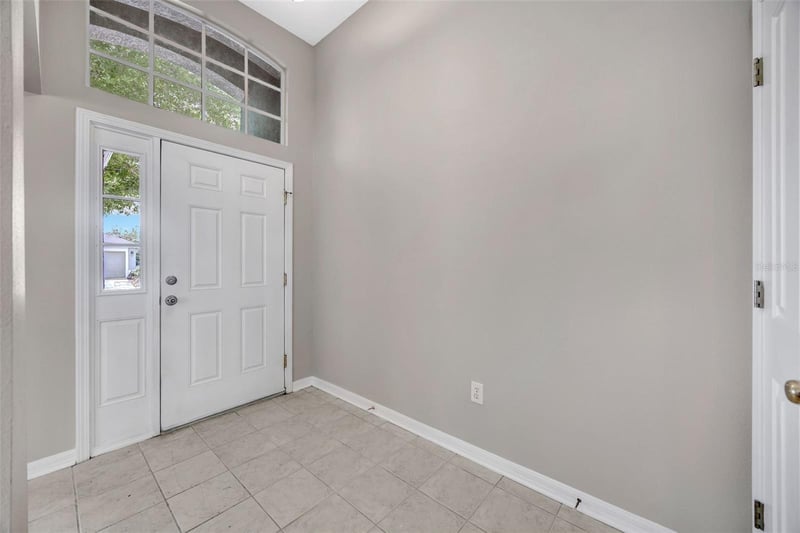 6337 Bridgecrest Dr, Lithia, FL 33547