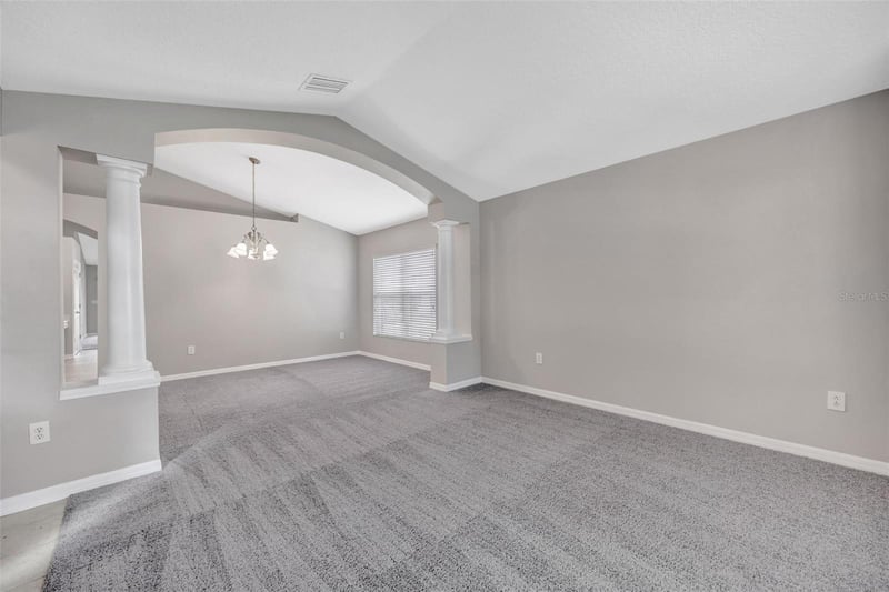 6337 Bridgecrest Dr, Lithia, FL 33547