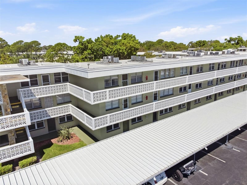 4890 Bay St #326, St Petersburg, FL 33703