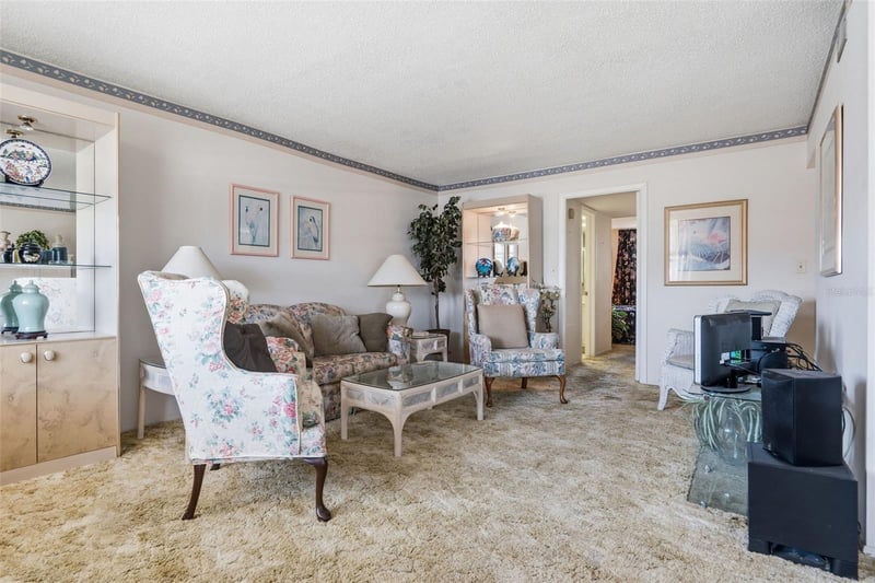 4890 Bay St #326, St Petersburg, FL 33703