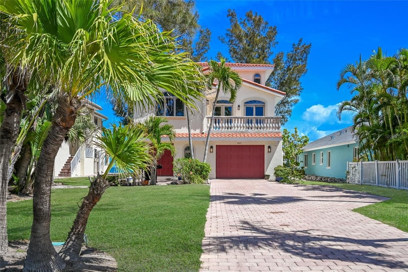 889 Shore Dr, Anna Maria, FL 34216