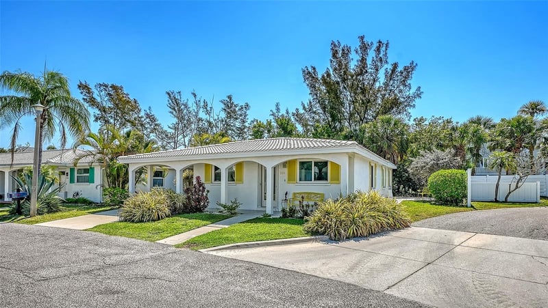 554 Spanish Dr, Longboat Key, FL 34228