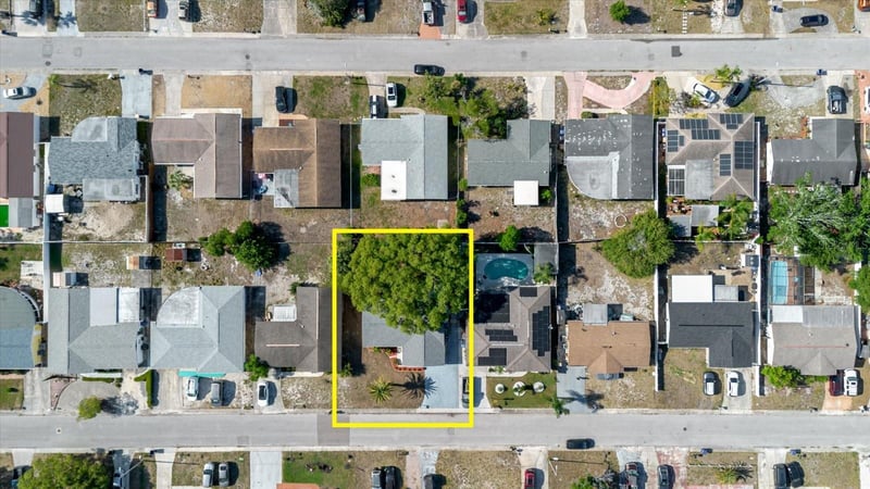 3338 Hoover Dr, Holiday, FL 34691