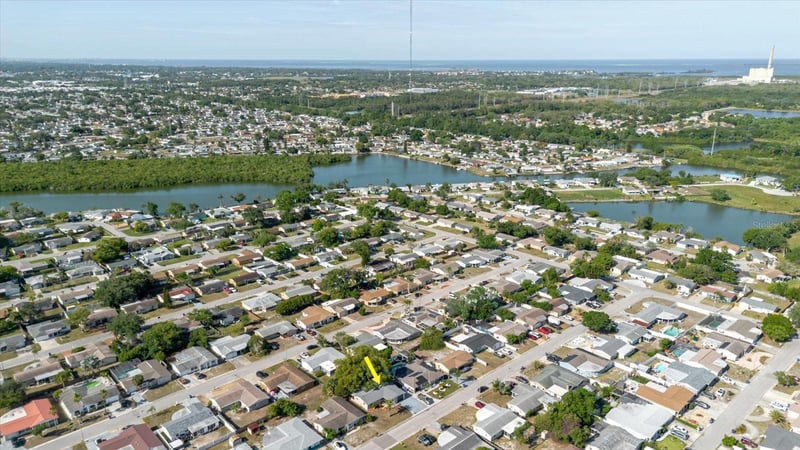 3338 Hoover Dr, Holiday, FL 34691