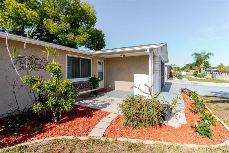 3338 Hoover Dr, Holiday, FL 34691