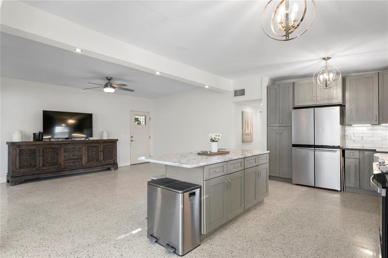 6931 Grande Vista Way, St Petersburg, FL 33707