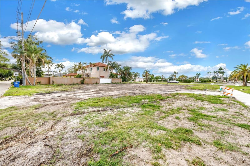 515 Snell Isle Blvd NE, St Petersburg, FL 33704