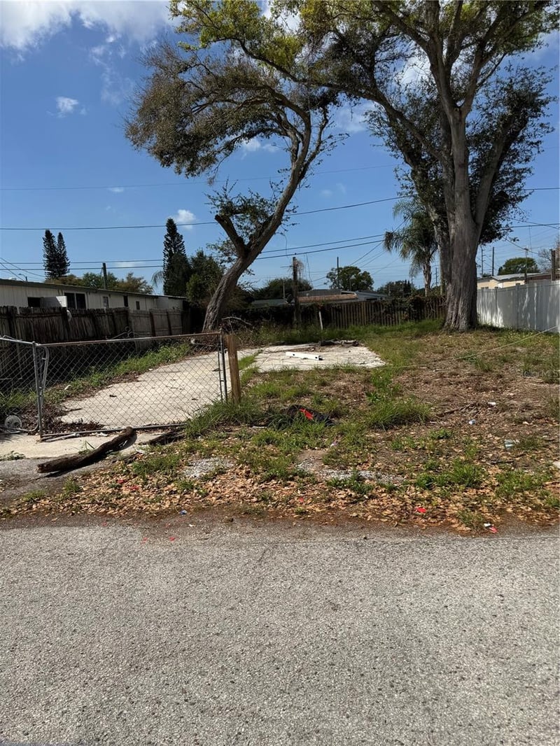 1939 Rally Ln, Holiday, FL 34690