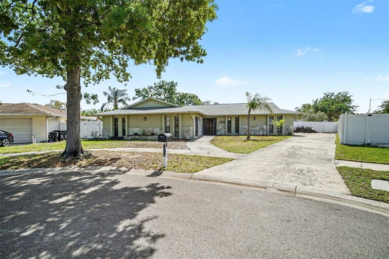 10938 Salt Tree Dr, Port Richey, FL 34668