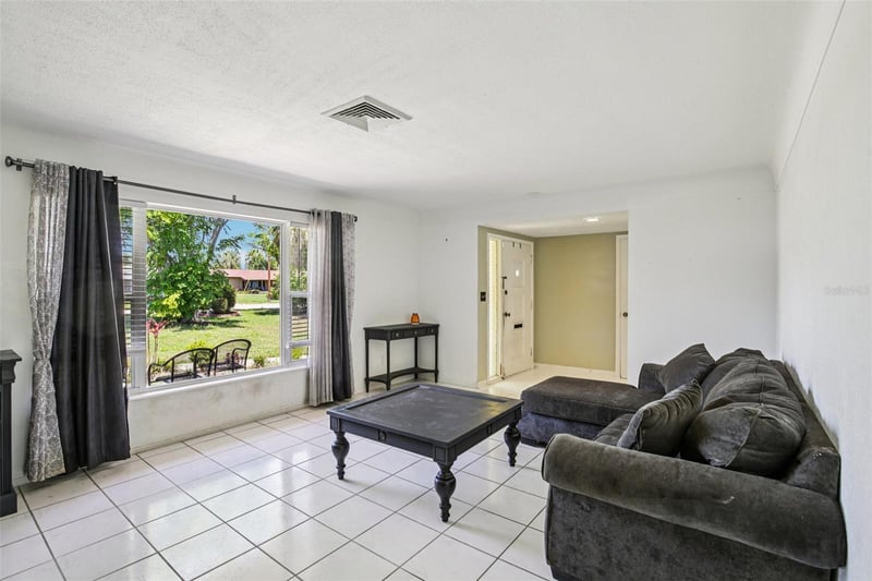 1546 66th Ave, St Petersburg, FL 33705